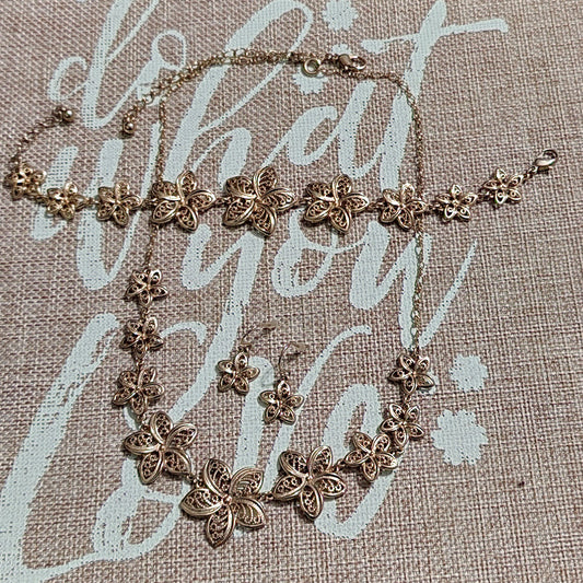 Matching necklace bracelet and earrings set