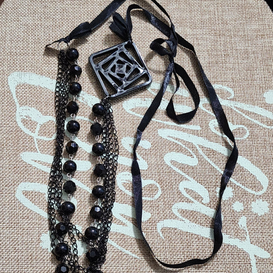 Blackelace Necklace