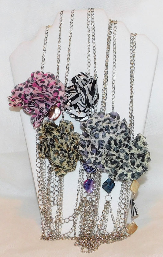 Flower chain necklace - A Purple Box Co.